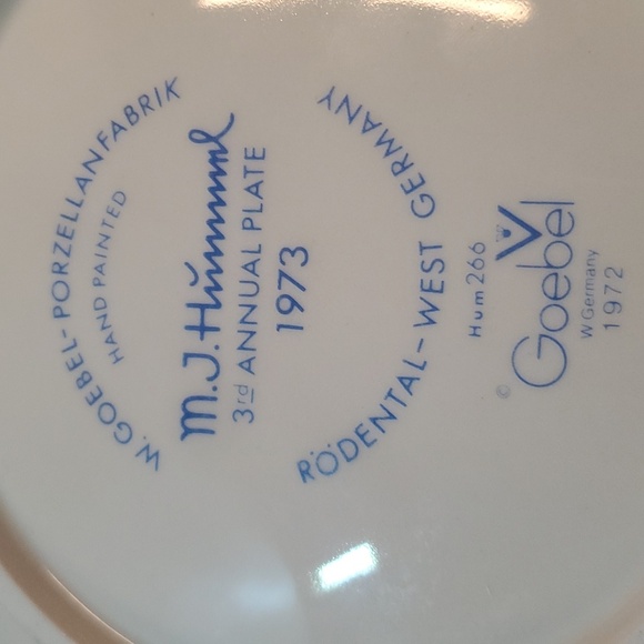W.Goebel-Porzellan Fabrik , hand painted , M.J Hummel 3th Annual Plate 1973 - Picture 8 of 12